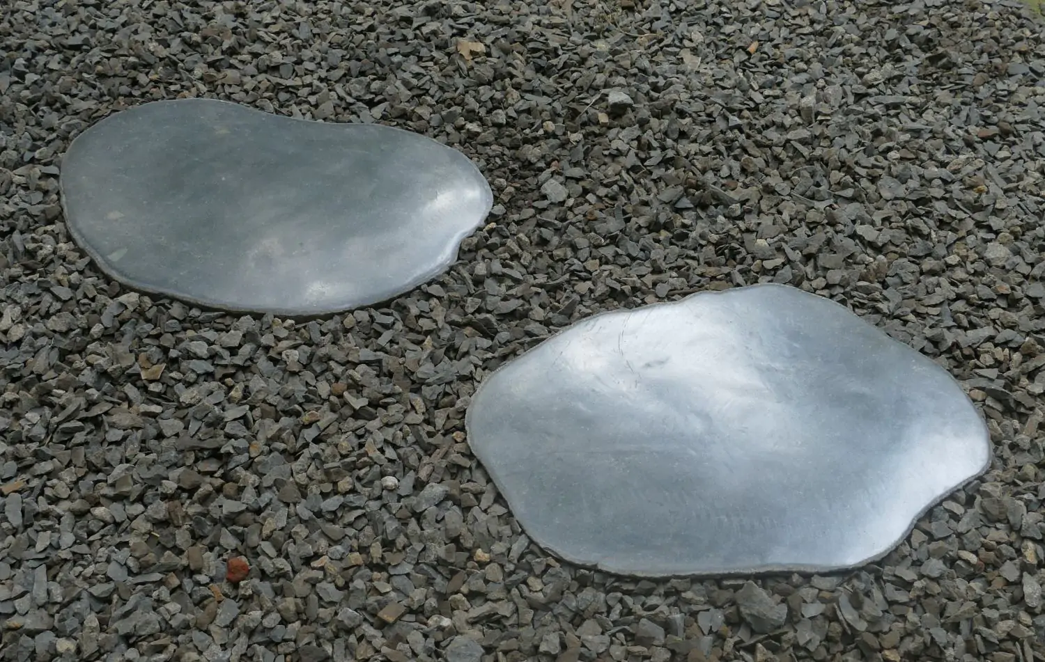  Product image 1 of the product “Stepstone cut from original Riverstone, polished, in the sizes from 35 to 50cm ”
